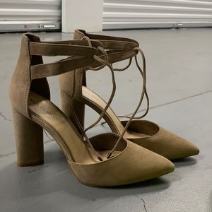 Gianni bini taupe ankle tie heels